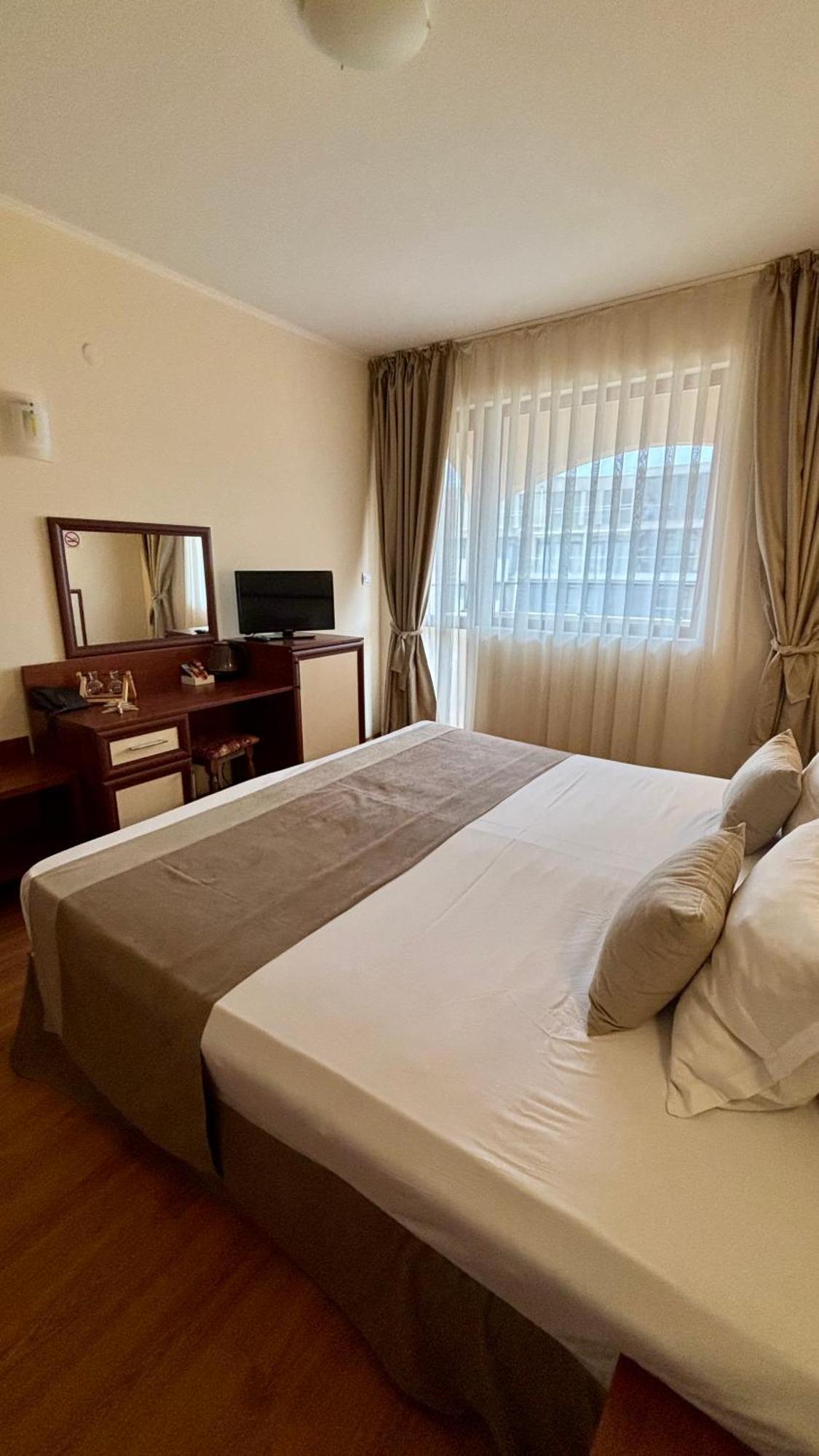 Hotel Sea Vista Sveti Vlas Exterior foto